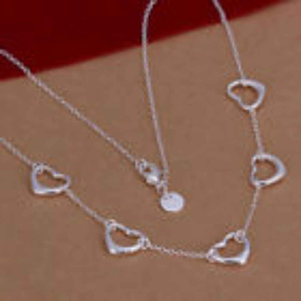 925 silver finish Hear Necklace